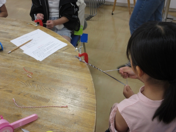 5月18日(日) あつまれ!放課後子どもクラブ「ミサンガを作ろう」を開催しました。