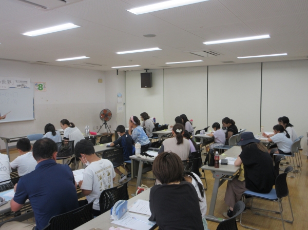 8月5日(火)あつまれ!放課後子どもクラブ「~広げよう読書の世界~読書感想文教室」を開催しました。