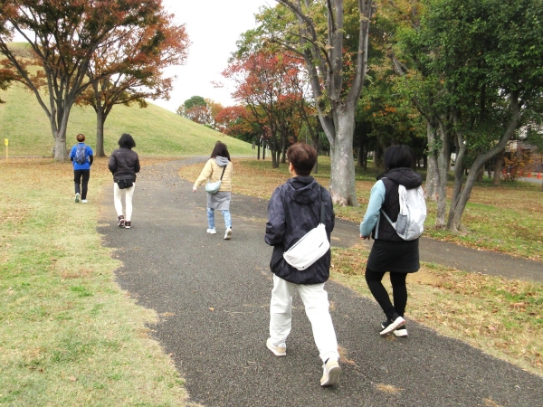 11月18日(火)「ウォーキング教室」を開催しました。